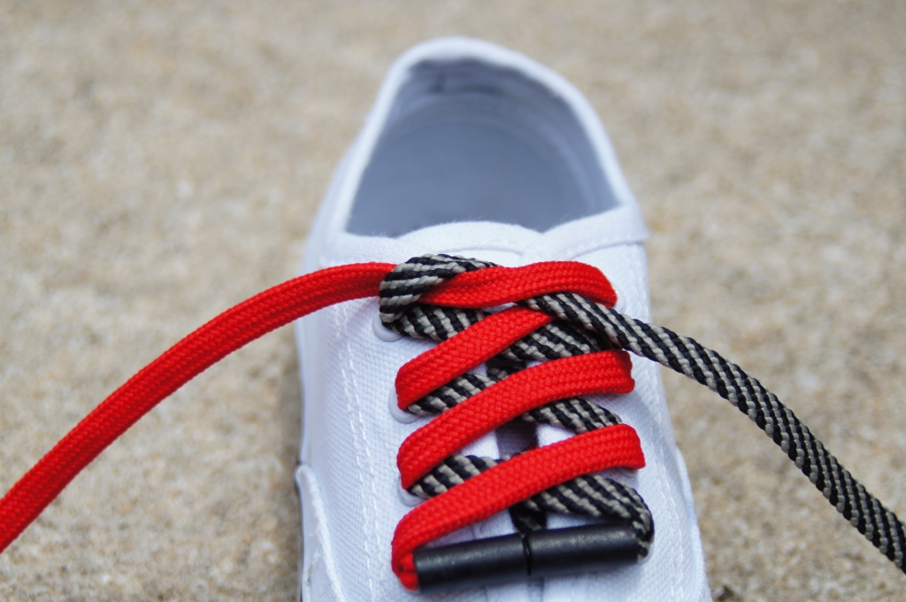 Dual colored laces pulled - Easy Tie Shoelaces